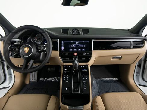 New 2026 Porsche Macan AWD/4WD image 31