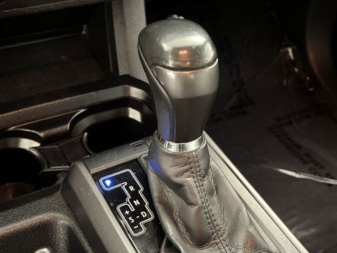 Used 2016 Toyota Tacoma TRD Sport w/ Towing Package image 22