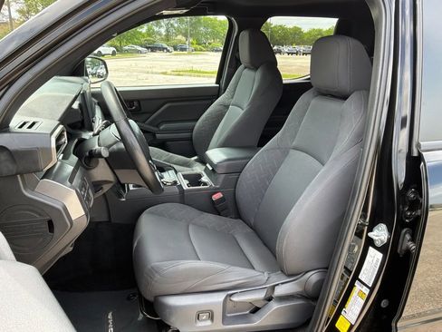 Used 2024 Toyota Tacoma SR5 AWD/4WD image 15