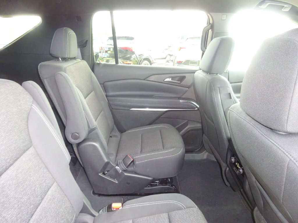 Used 2026 Chevrolet Traverse LT w/ Midnight/Sport Edition FWD image 21