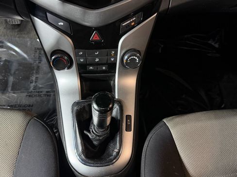Used 2016 Chevrolet Cruze L FWD image 15