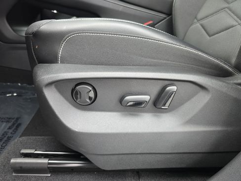 Used 2024 Volkswagen Atlas SE image 29