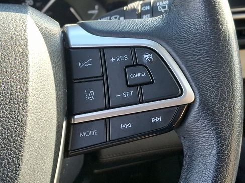 Certified 2023 Toyota Sienna XLE image 24