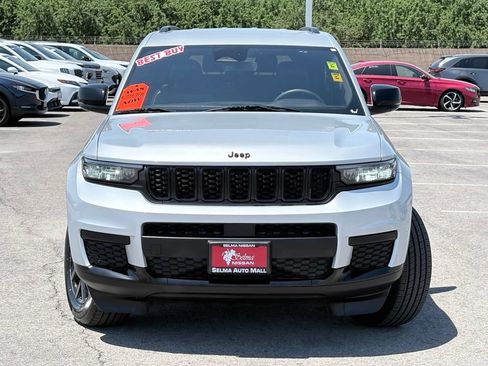 Used 2024 Jeep Grand Cherokee L Laredo AWD/4WD image 3