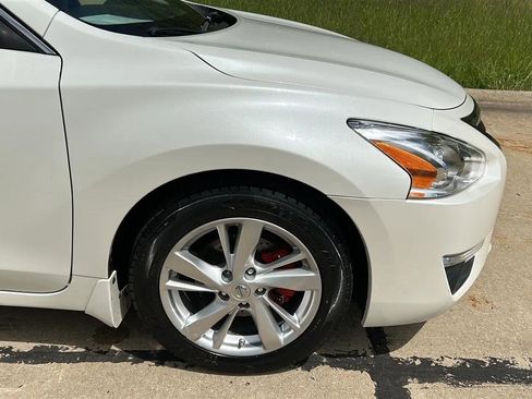 Used 2015 Nissan Altima 2.5 SL w/ Moonroof Package FWD image 3