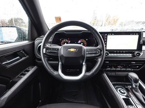 Used 2024 Chevrolet Colorado LT w/ LT Convenience Package image 17