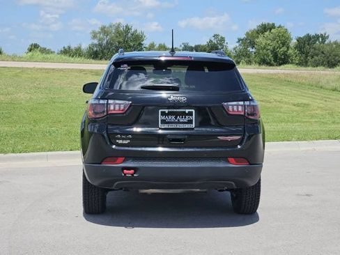 Used 2024 Jeep Compass Trailhawk AWD/4WD image 6