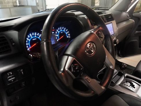 Used 2016 Toyota 4Runner SR5 Premium AWD/4WD image 10