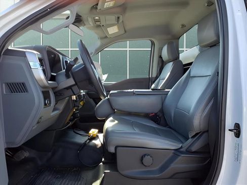 Used 2023 Ford F550 4x4 Regular Cab Super Duty image 22