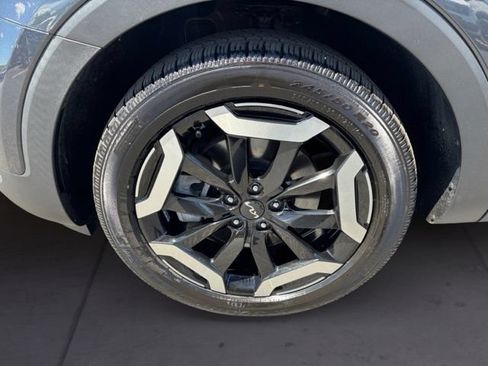 Certified 2024 Kia Telluride S w/ S Sunroof Package AWD/4WD image 9
