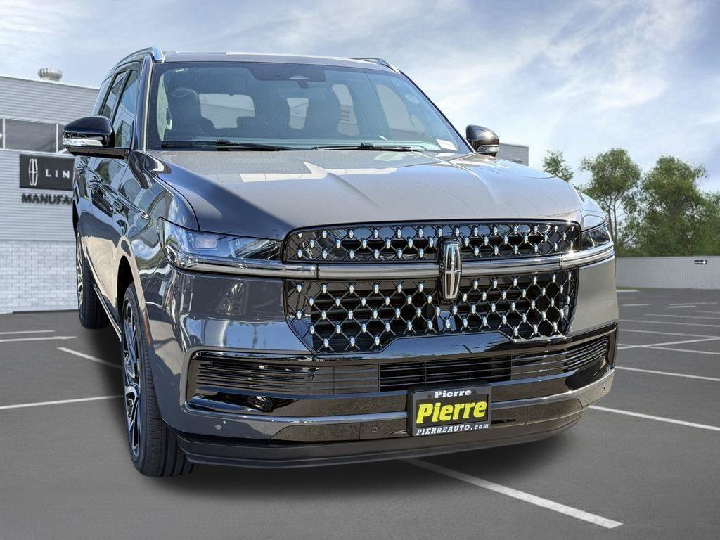 New 2027 Lincoln Navigator Black Label AWD/4WD image 2