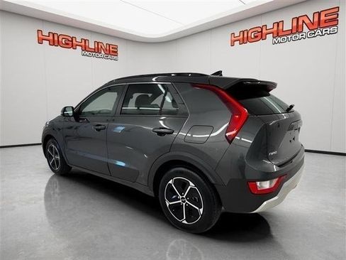Used 2023 Kia Niro EX FWD image 8