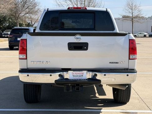 Used 2015 Nissan Titan SV w/ SV Value Truck Package image 5