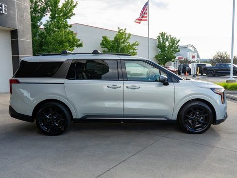 New 2026 Kia Carnival SX w/ SX Dark Edition Package FWD image 8