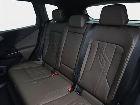 New 2026 BMW X3 xDrive30 w/ Premium Package image 14