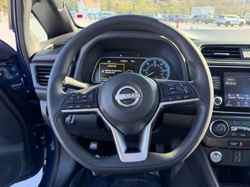 Used 2023 Nissan Leaf S image 13