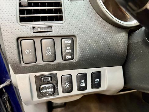 Used 2015 Toyota Tacoma Pickup 4D 5 ft image 16