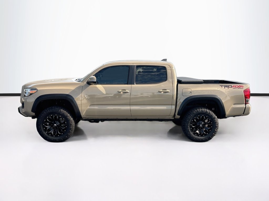 Used 2017 Toyota Tacoma TRD Off-Road w/ Tow Package (A/T) AWD/4WD image 8