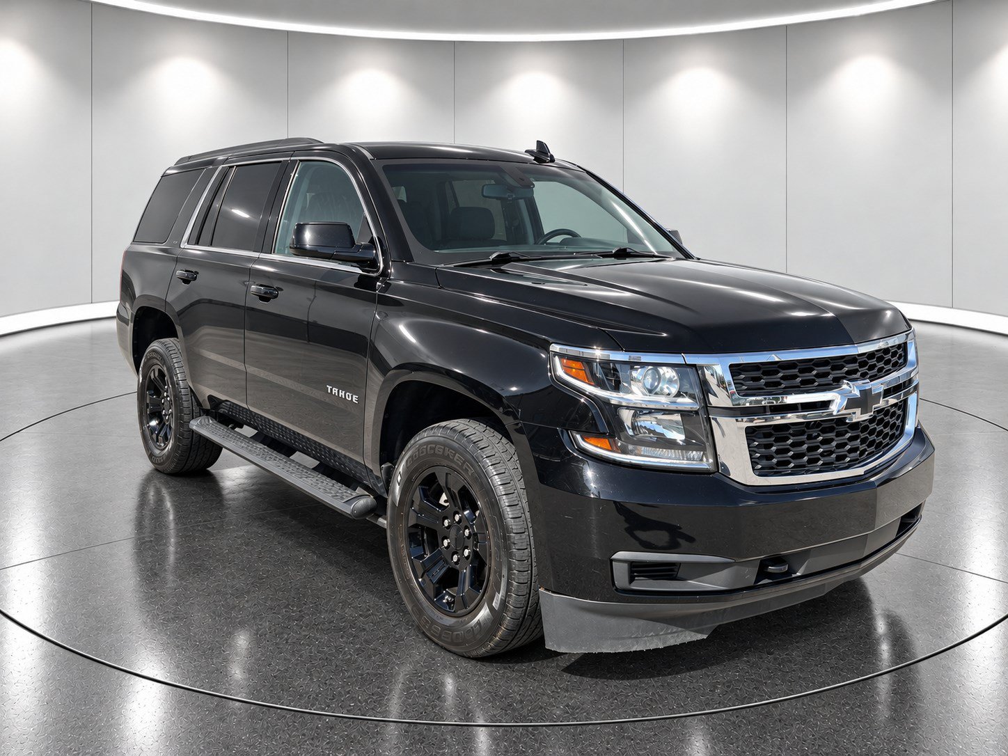 Used 2019 Chevrolet Tahoe LS AWD/4WD image 3