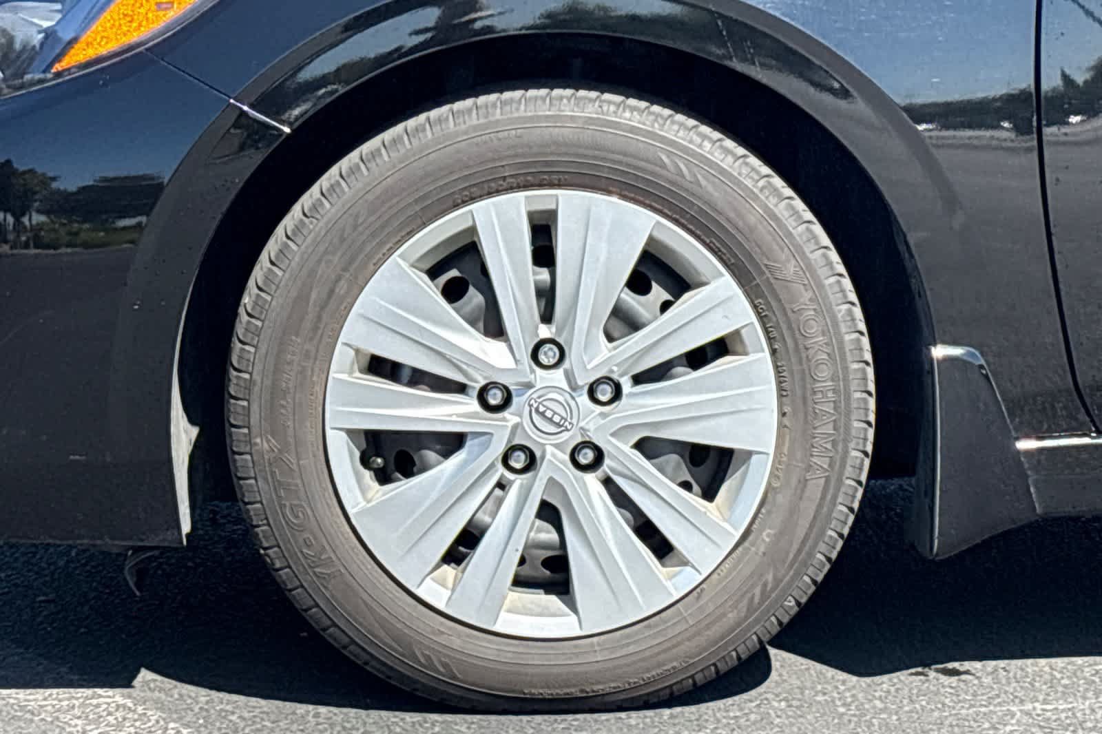 Certified 2024 Nissan Sentra S FWD image 11