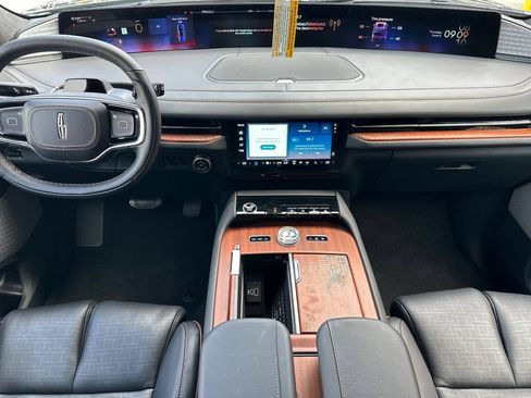 New 2026 Lincoln Navigator L Black Label AWD/4WD image 12