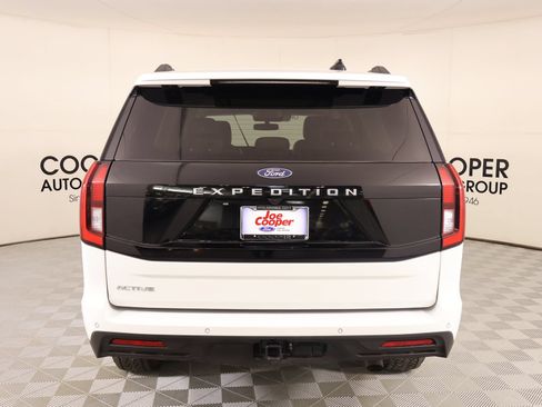 Used 2025 Ford Expedition Active AWD/4WD image 24