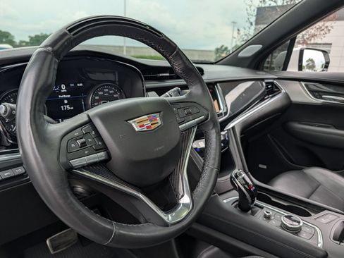 Certified 2024 Cadillac XT6 Sport w/ LPO, Onyx Lite Package AWD/4WD image 35