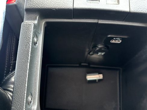Used 2017 Jeep Wrangler Sahara w/ Connectivity Group AWD/4WD image 23