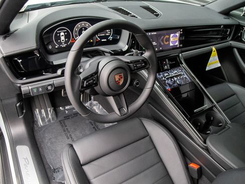 New 2026 Porsche Panamera RWD image 4