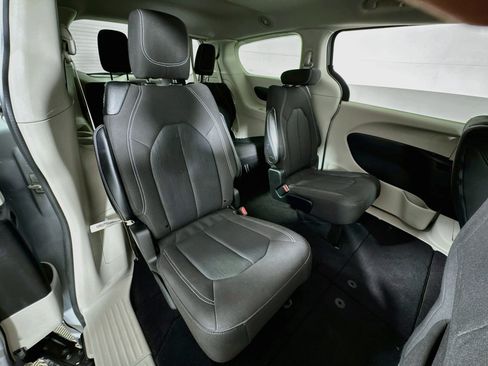 Used 2023 Chrysler Voyager LX FWD image 26