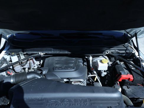 Used 2022 RAM 2500 Tradesman w/ Chrome Appearance Group image 38