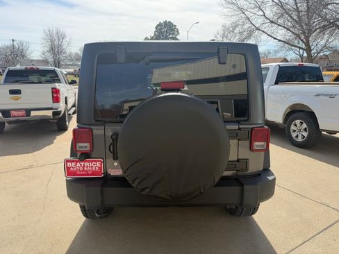 Used 2018 Jeep Wrangler Unlimited Sport S AWD/4WD image 25