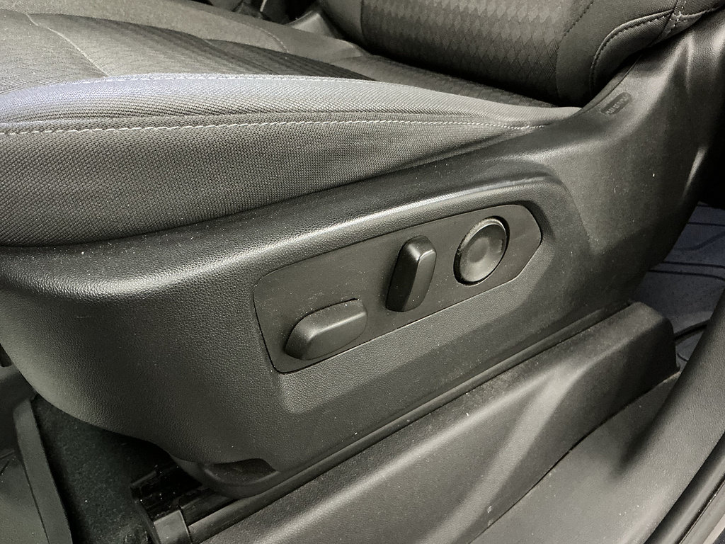 Used 2022 Chevrolet Silverado 1500 LT w/ Protection Package AWD/4WD image 19