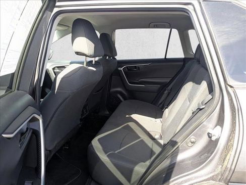 Used 2022 Toyota RAV4 LE FWD image 23