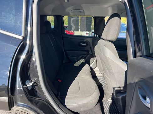 Used 2023 Jeep Renegade Latitude w/ Premium Group image 23