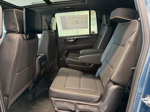 New 2026 Chevrolet Suburban Premier image 22