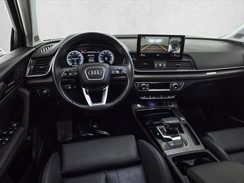 Certified 2024 Audi Q5 e Premium Plus image 19