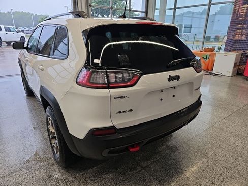 Used 2020 Jeep Cherokee Trailhawk w/ Comfort/Convenience Group AWD/4WD image 3