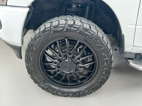 Used 2024 RAM 3500 Tradesman w/ Chrome Appearance Group AWD/4WD image 13