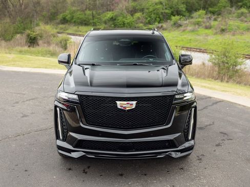 Used 2023 Cadillac Escalade ESV V AWD/4WD image 11
