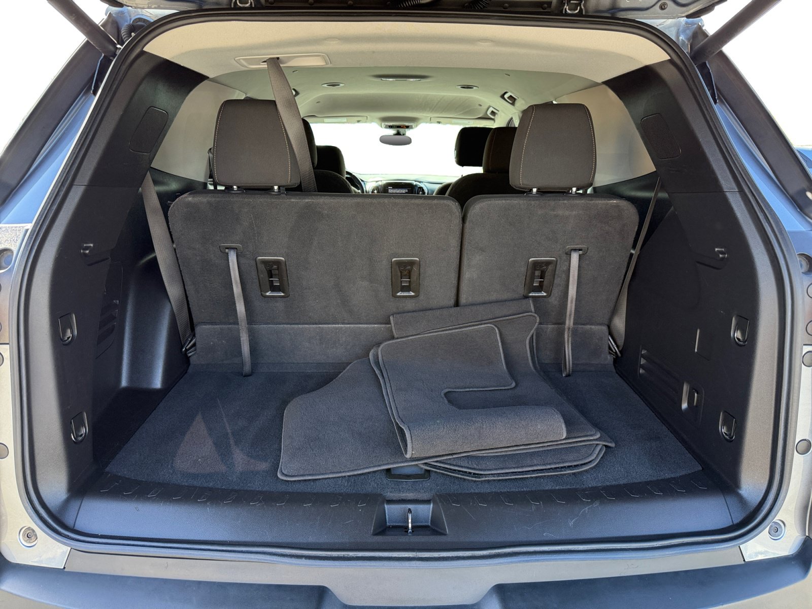 Used 2021 Chevrolet Traverse LT FWD image 17