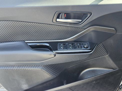 Used 2019 Toyota C-HR XLE FWD image 12