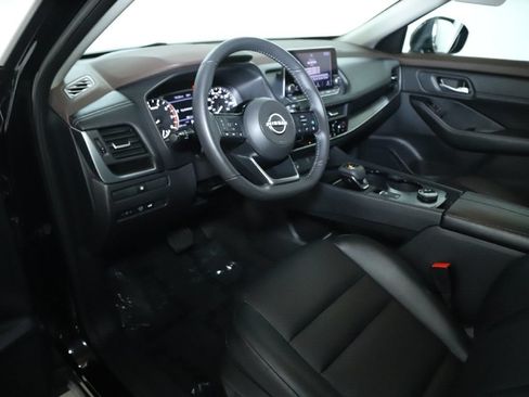 Certified 2023 Nissan Rogue SV w/ SV Premium B Package AWD/4WD image 18