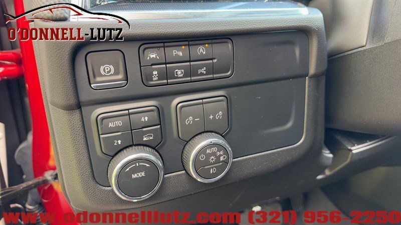 Used 2025 Chevrolet Tahoe RST w/ Comfort Package AWD/4WD image 17