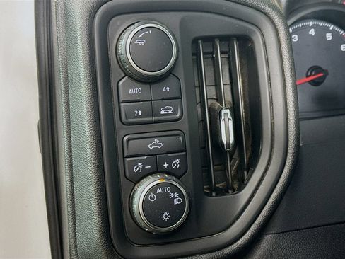 Used 2020 Chevrolet Silverado 1500 Custom w/ Custom Convenience Package AWD/4WD image 11