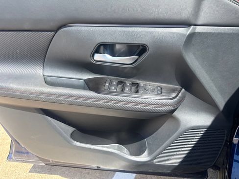 Used 2026 Nissan Kicks SR w/ SR Premium Package FWD image 14