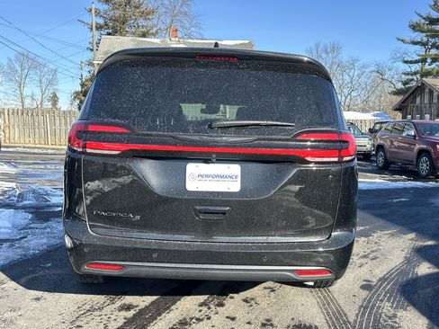 New 2026 Chrysler Pacifica Select w/ S Appearance Package image 17