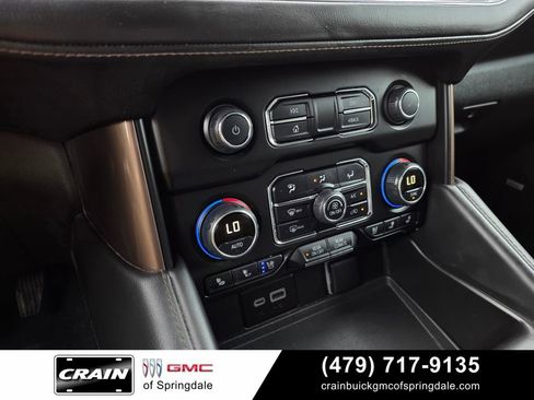 Used 2024 Chevrolet Tahoe High Country AWD/4WD image 19