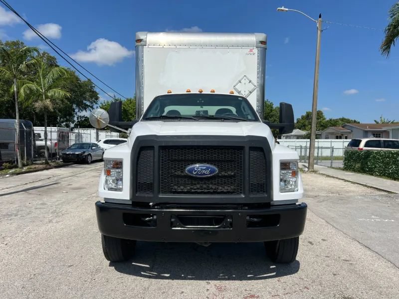 Used 2017 Ford F650 2WD Regular Cab Super Duty image 11