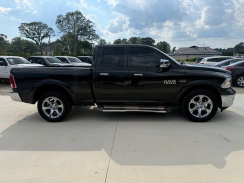 Used 2017 RAM 1500 Laramie AWD/4WD image 9